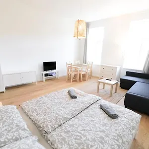 - Metro 1160 Apartmán